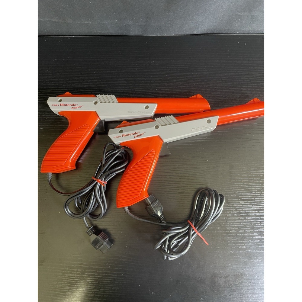 Vintage Nintendo NES Zapper Gun NES-005 Lot of 2 OEM Tested